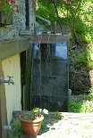 DSC_4926 das Wasserrad - es ist auch möglich, damit Strom zu erzeugen
