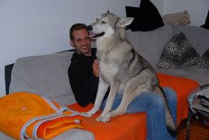 DSC_1022 Nisha genießt die Streicheleinheiten von Alex in vollen Zügen!